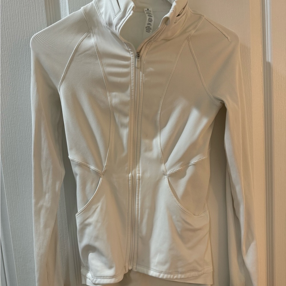 Lululemon jacket size 2
